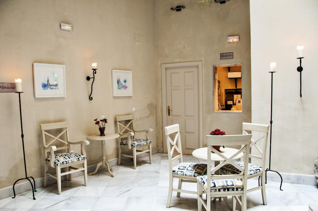Hostal Callejon Del Agua Севілья Екстер'єр фото